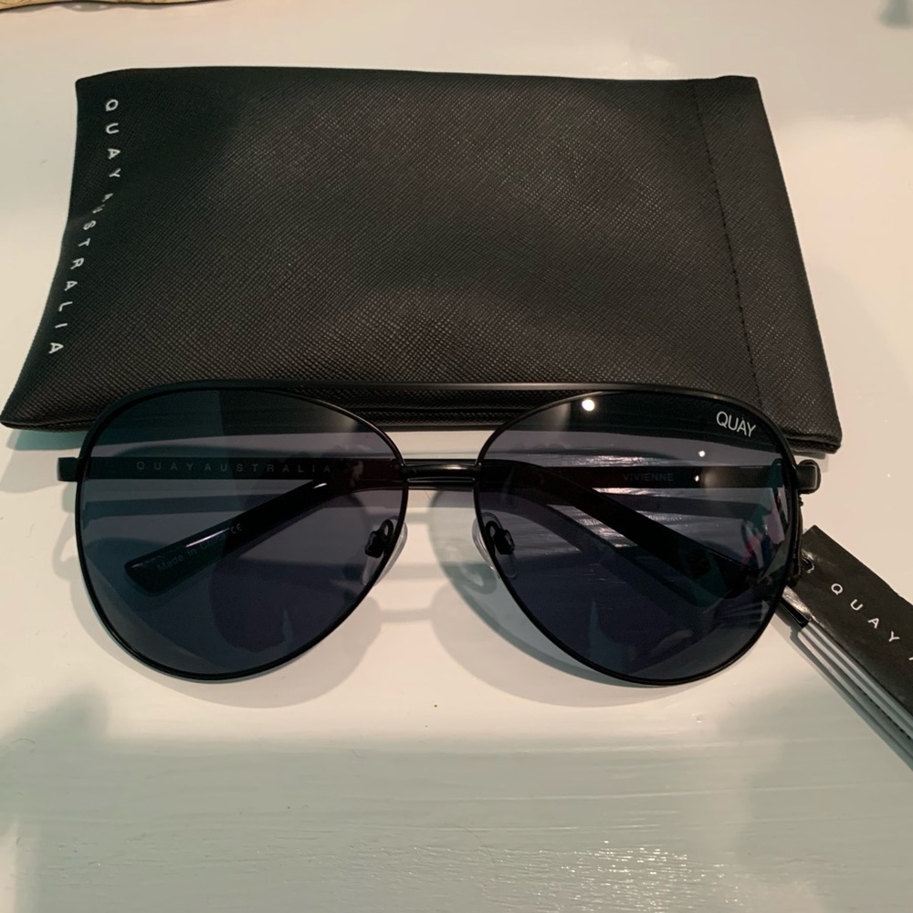 NWT Black Quay Sunglasses